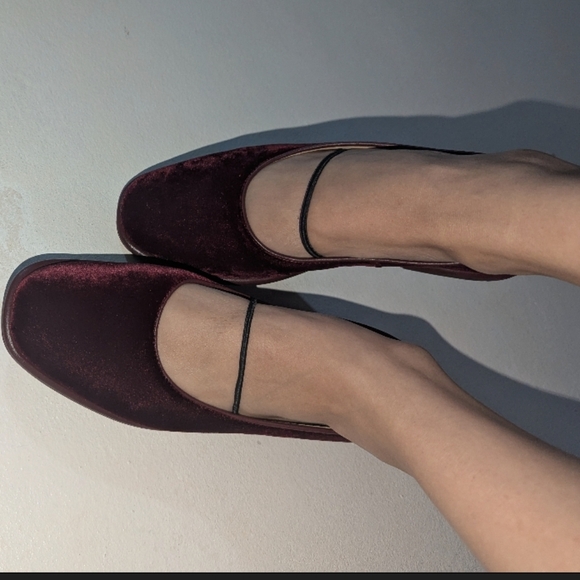 Coach Emilia Mary Janes in Burgundy Velvet sz 9 - Picture 3 of 12